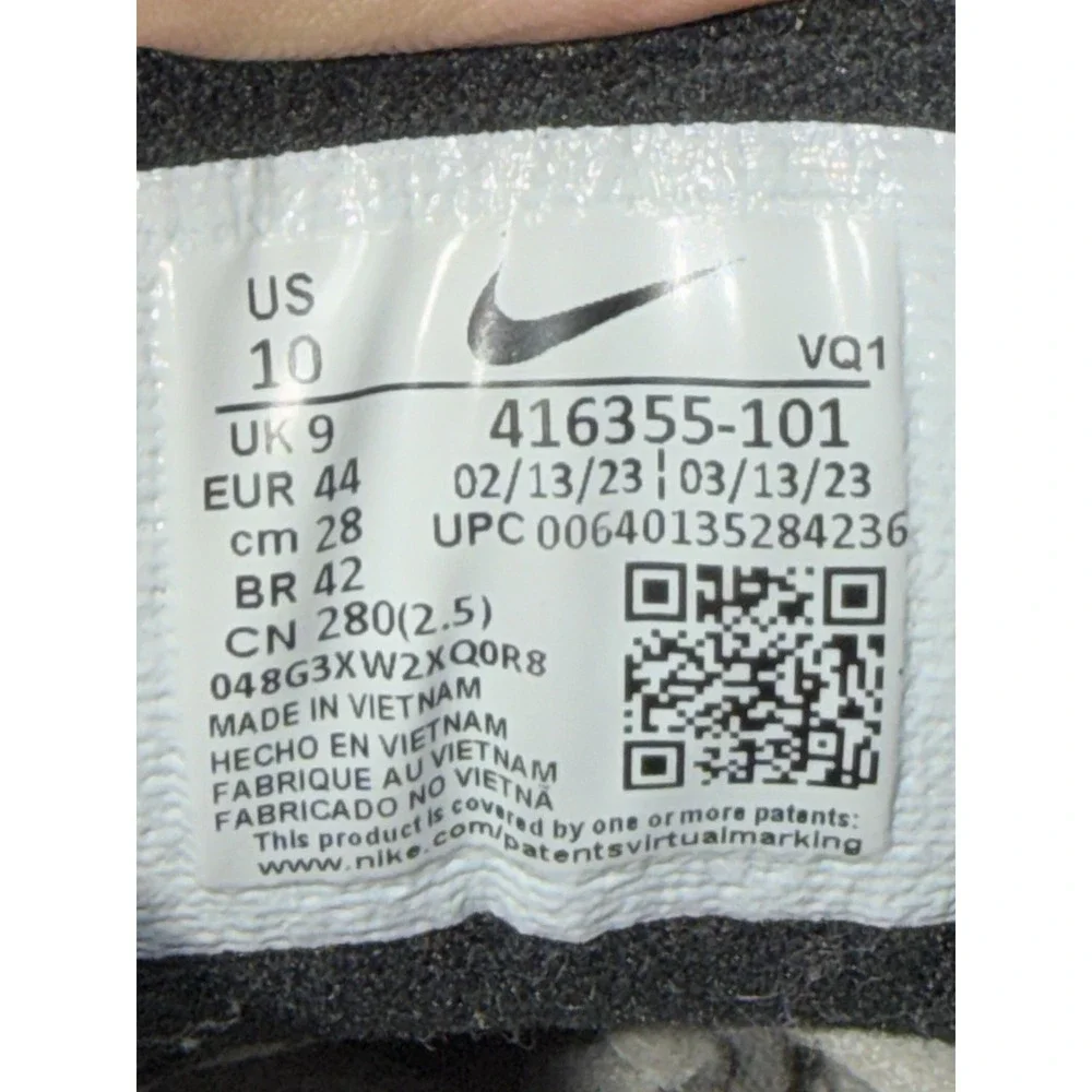 Nike Air Monarch IV Mens Size 10 Black White Red Comfort Shoes Walking Sneakers
